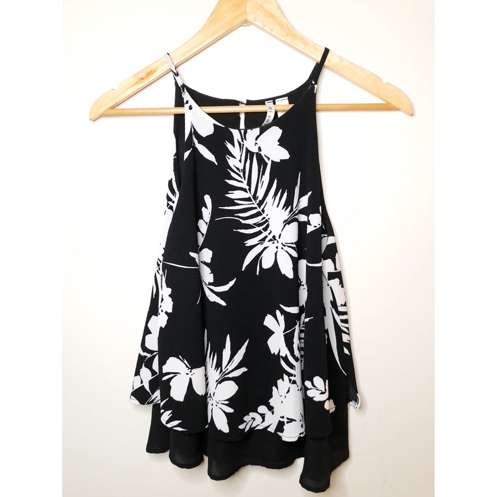 Francesca’s Tropical Swing Top